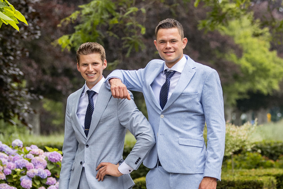 Ceremoniemeesters Jan en Justin